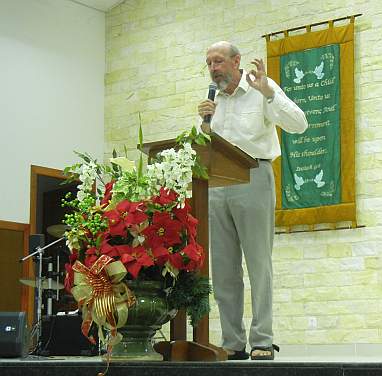 Bob Toan preaching